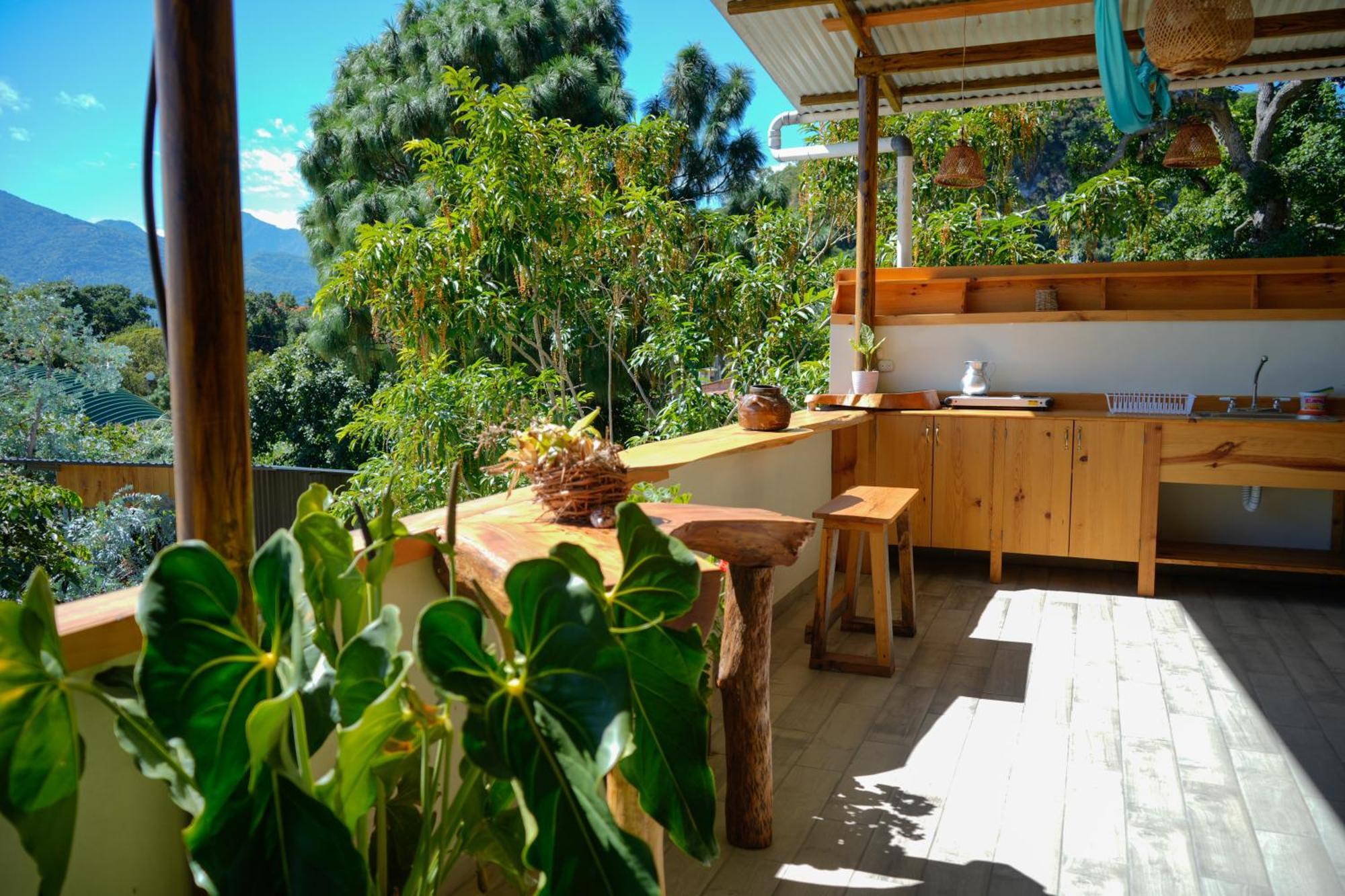 Ostello Casa Madera San Marcos La Laguna Esterno foto