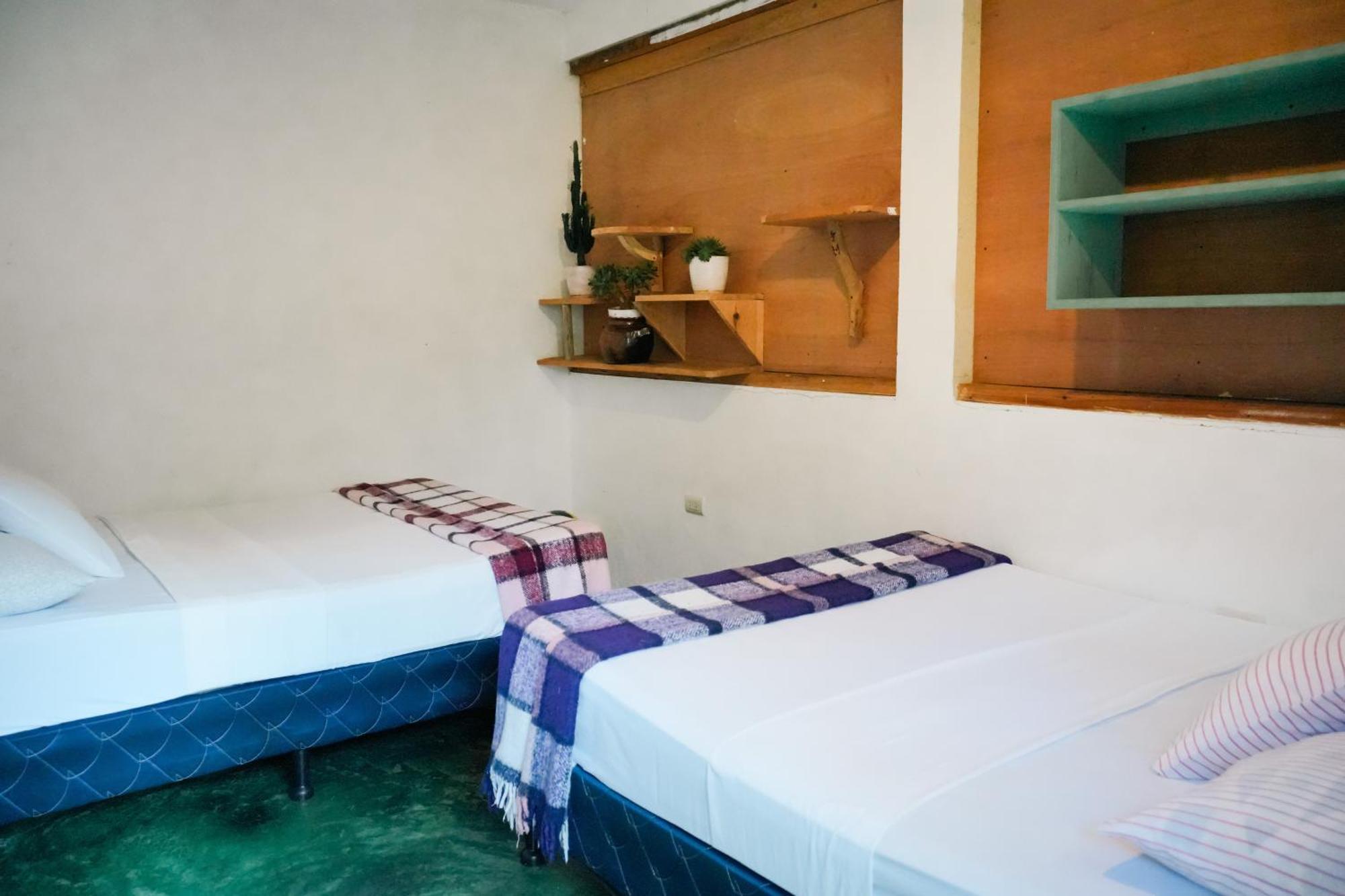 Ostello Casa Madera San Marcos La Laguna Esterno foto