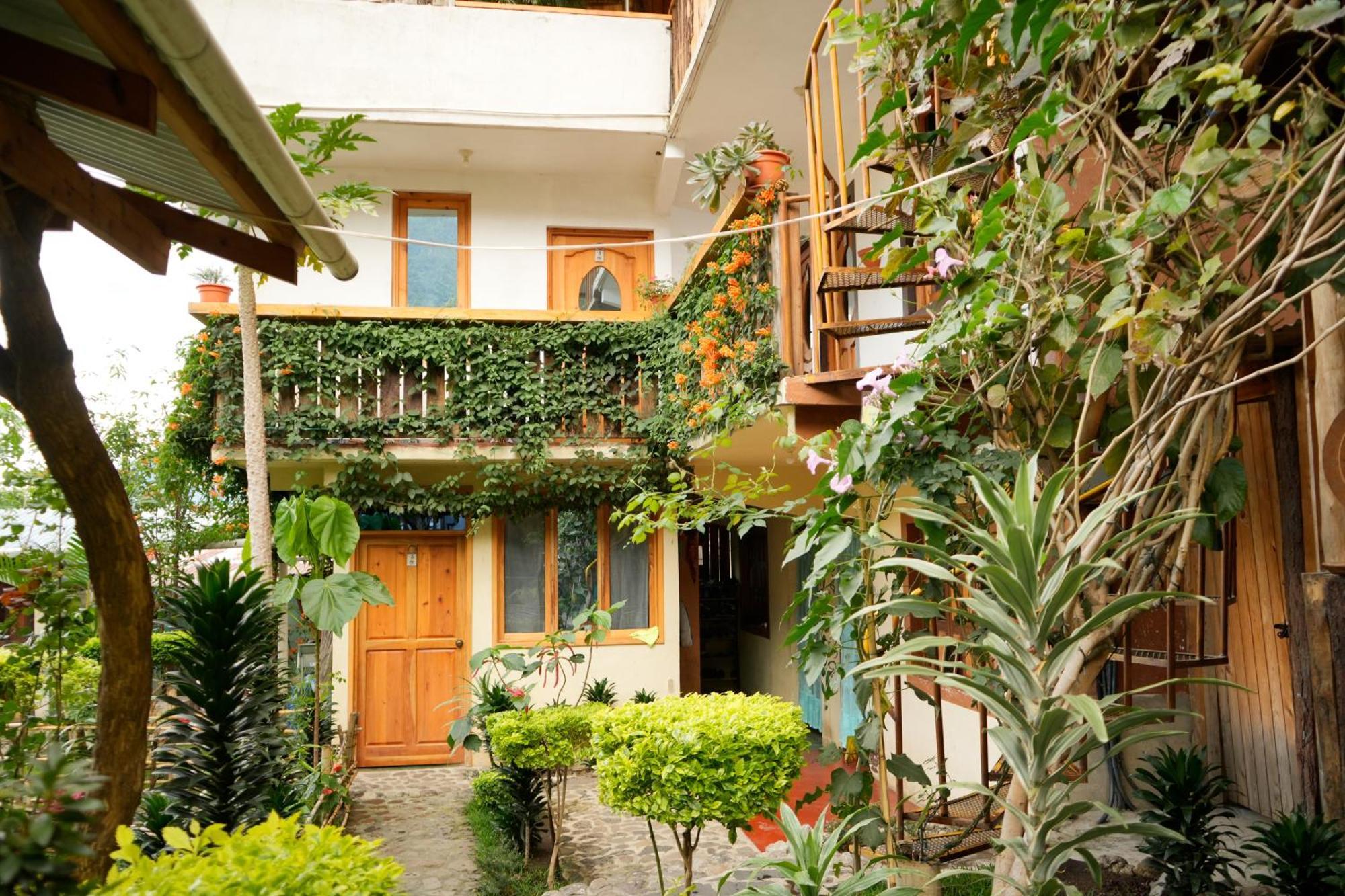 Ostello Casa Madera San Marcos La Laguna Esterno foto