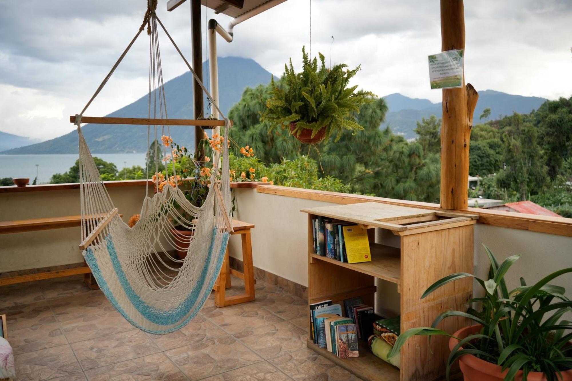 Ostello Casa Madera San Marcos La Laguna Esterno foto