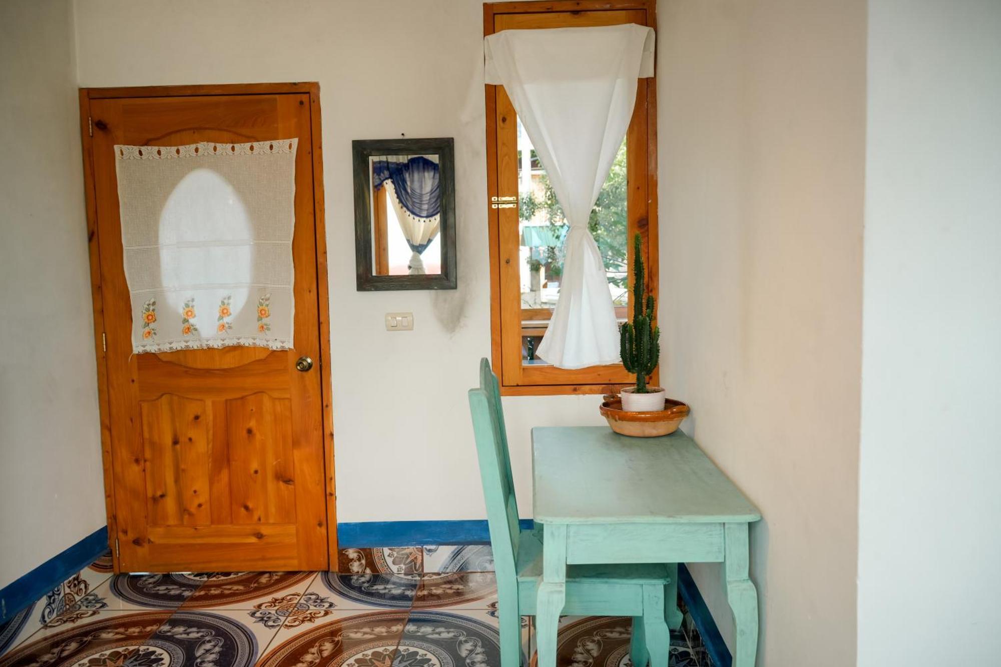 Ostello Casa Madera San Marcos La Laguna Esterno foto