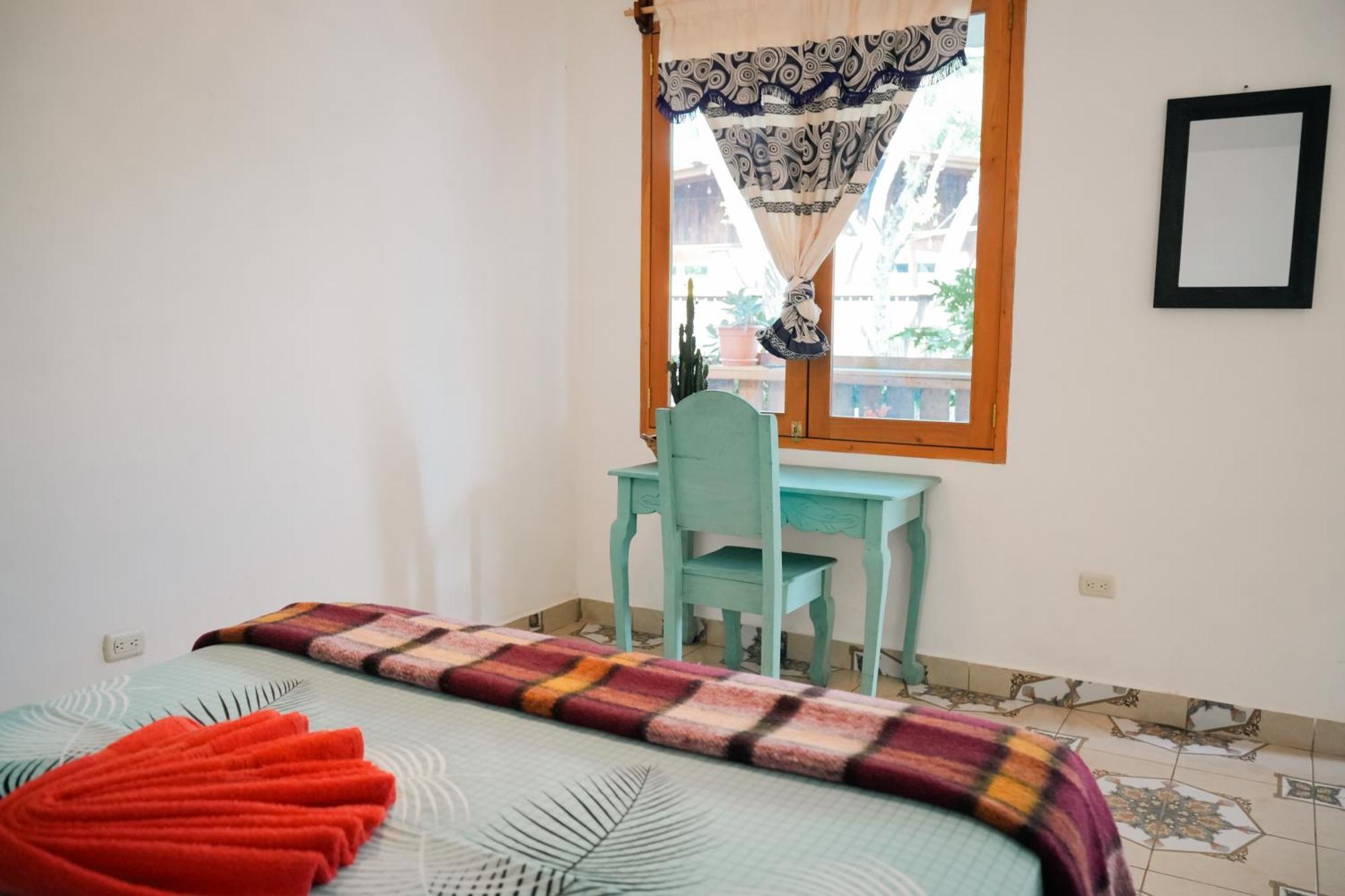 Ostello Casa Madera San Marcos La Laguna Esterno foto